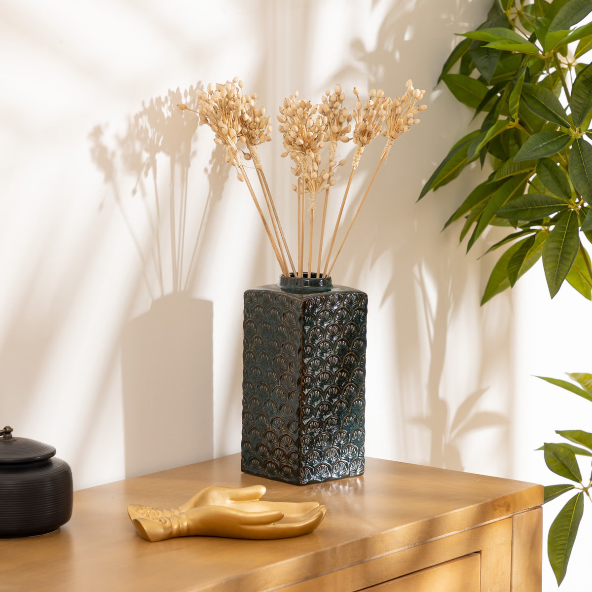 196671 Керамическая ваза серая