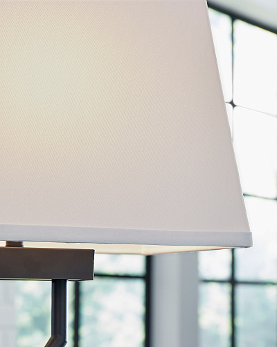 Brookthrone - настольная лампа 