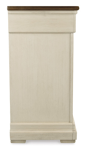 Bolanburg chest of drawers
