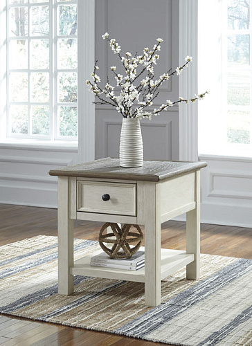 Side table Bolanburg T637-3